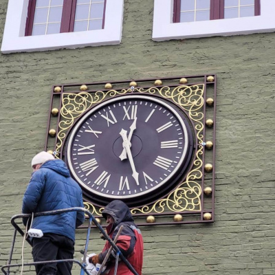 street-clock-on-the-wall-of-the-tower 140246100